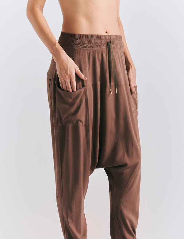 Pantalón Aladino kona cafe