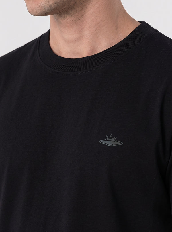 Camiseta Regular Fit  básica Ovni negra