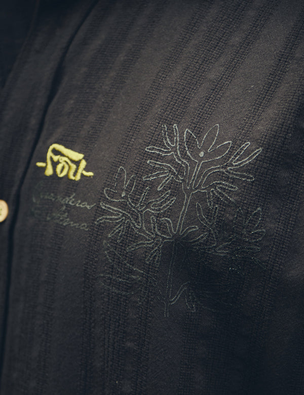 Camisa Regular Fit cuidadores del alma negro Hombre