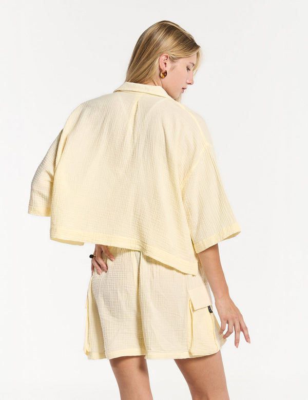Camisa Cuello Sport manga corta Sun amarillo pastel Mujer