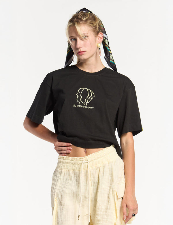  FOU Tienda Camiseta Oversize Mujer foutienda.myshopify.com camiseta-oversize-al-ritmo-de-medallo-negro-mujer      