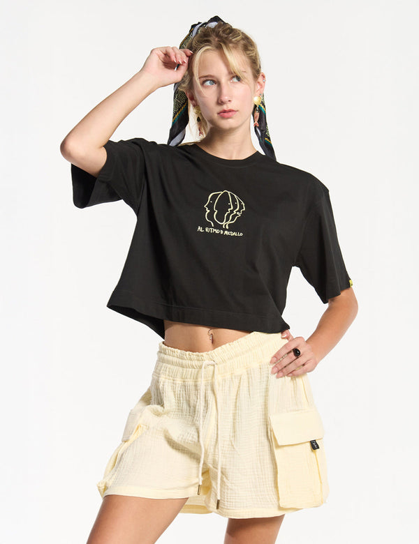  FOU Tienda Camiseta Oversize Mujer foutienda.myshopify.com camiseta-oversize-al-ritmo-de-medallo-negro-mujer      