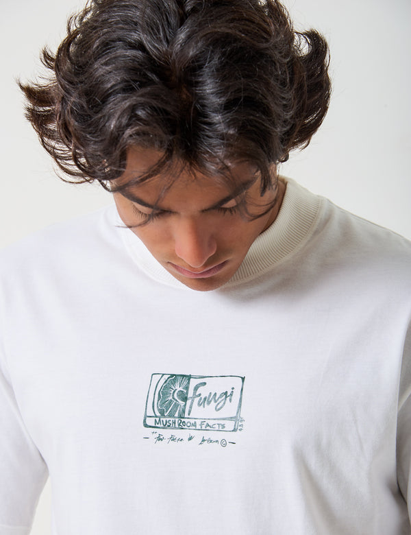 Camiseta Oversize Fungi crudo Unisex