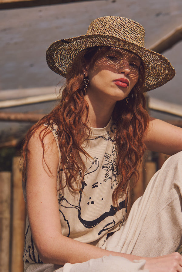 Crop Top Cuello Alto Bosque  arena Mujer