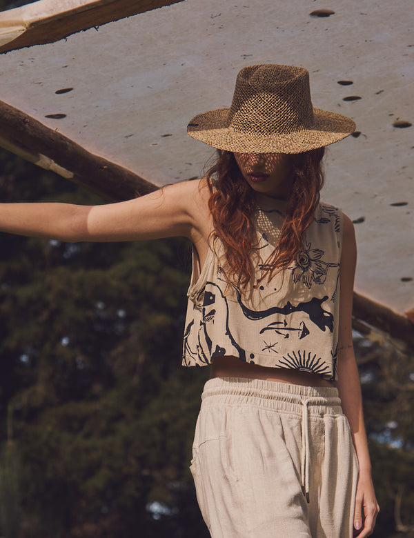 Crop Top Cuello Alto Bosque  arena Mujer