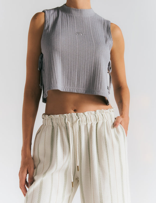 Crop Top Abertura Lateral GEO Gris Mujer
