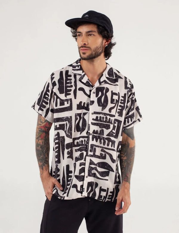 Camisa Cuello Sport manga corta Copto Negro + Palo Rosa Hombre