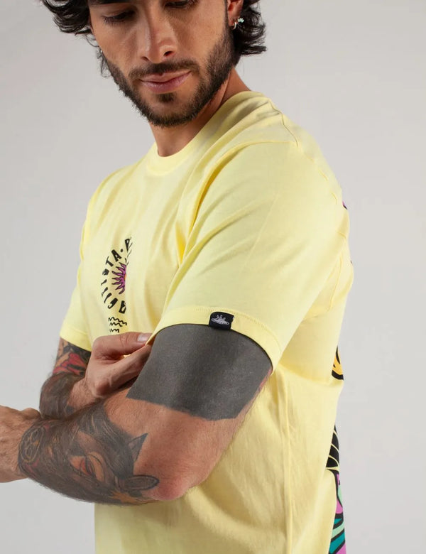 Camiseta Regular Fit Pacifista amarillo Hombre