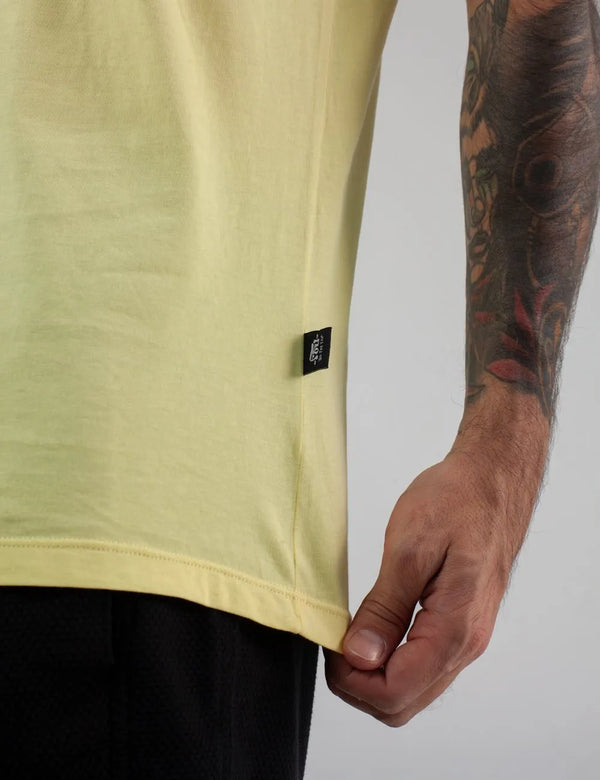 Camiseta Regular Fit Pacifista amarillo Hombre